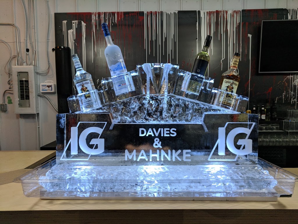 Festive Ice Sculptures | 22667 Adelaide Rd, Mount Brydges, ON N0L 1W0, Canada | Phone: (519) 333-3374