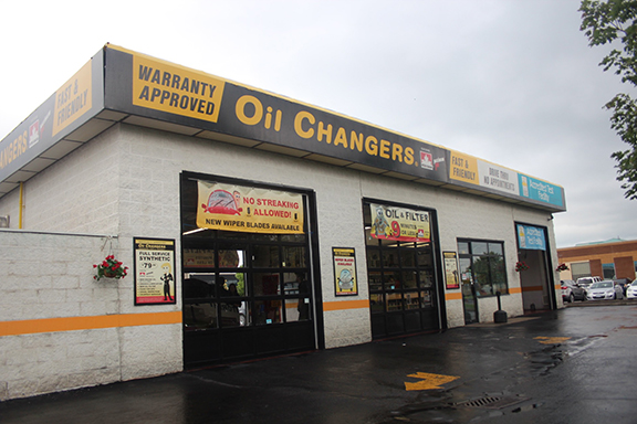 Oil Changers | 361 Vantage Dr, Orléans, ON K4A 3W2, Canada | Phone: (613) 837-3509