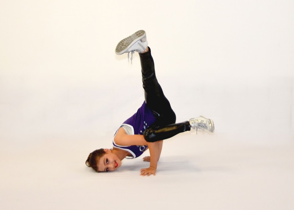 Toes Across The Floor Dance Company | 330 Gage Ave, Kitchener, ON N2M 5C6, Canada | Phone: (519) 725-4555