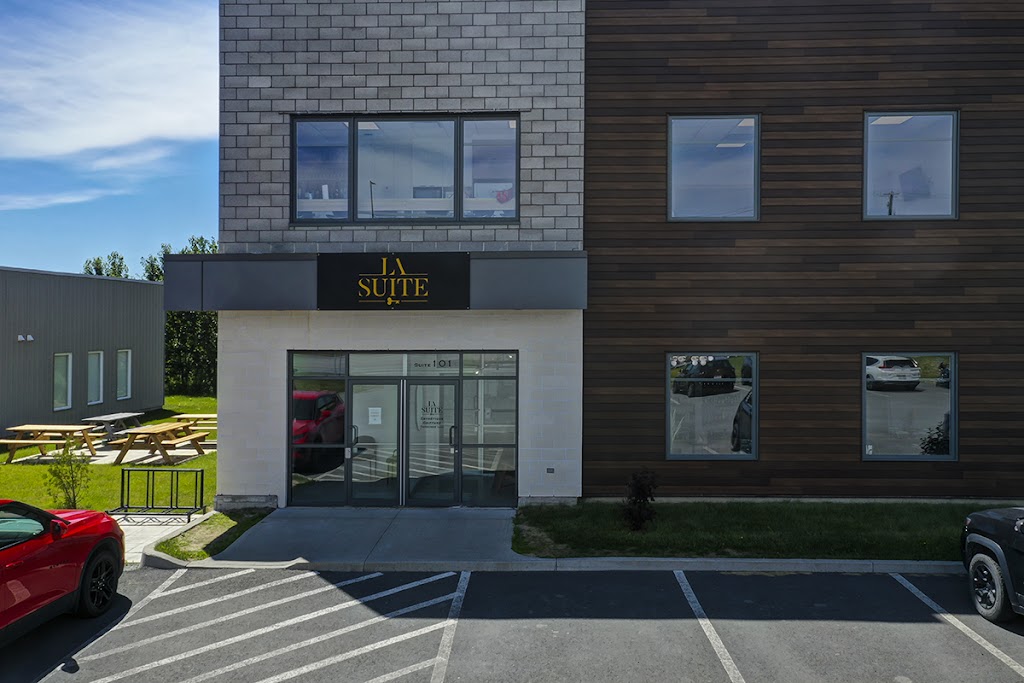 La Suite | 1000 Bd Frontenac E, Thetford Mines, QC G6G 6H1, Canada | Phone: (418) 335-2733