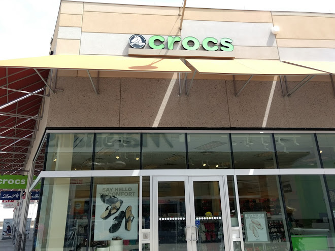 Crocs | 300 Taylor Rd, Niagara-on-the-Lake, ON L0S 1J0, Canada | Phone: (905) 988-1680