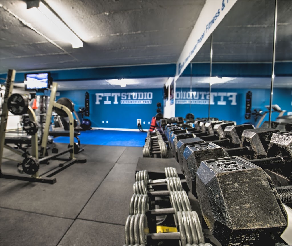 Fit Studio LaSalle | 1672b Av Dollard, LaSalle, QC H8N 1T8, Canada | Phone: (514) 941-7828