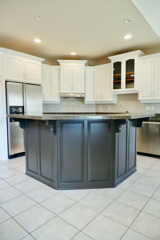 We Paint Cabinets | 126 Coulter Ave, St Thomas, ON N5R 5A7, Canada | Phone: (226) 884-5255