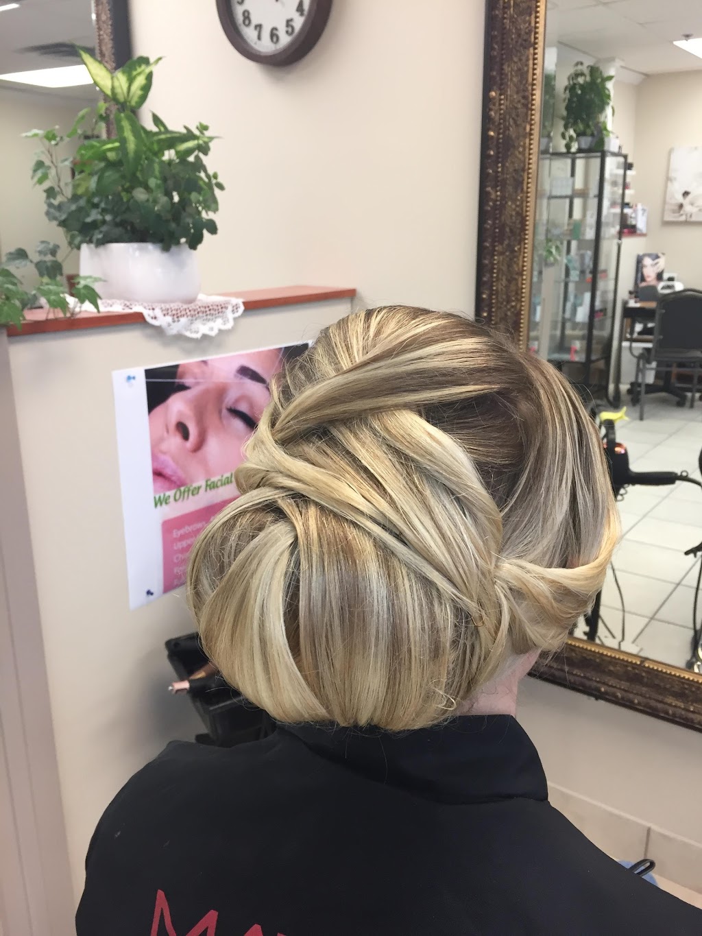 Sues Salon and Spa | 28 Sandiford Dr #5, Whitchurch-Stouffville, ON L4A 7X5, Canada | Phone: (905) 642-8885