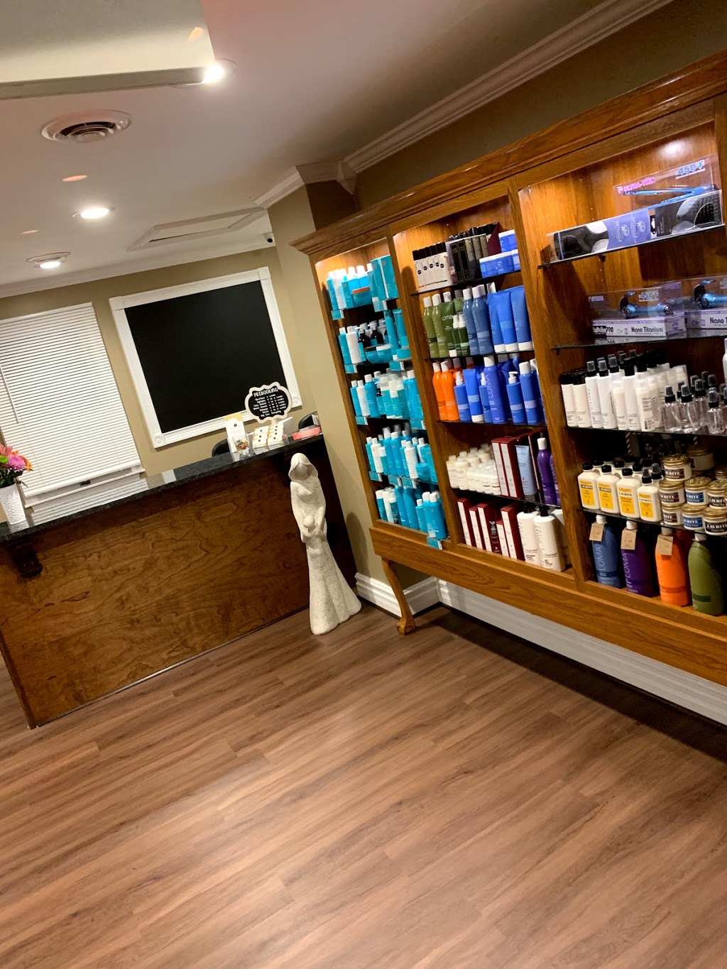 Salon Valeria | 5860 Goodrich Rd, Clarence Center, NY 14032, USA | Phone: (716) 406-2385