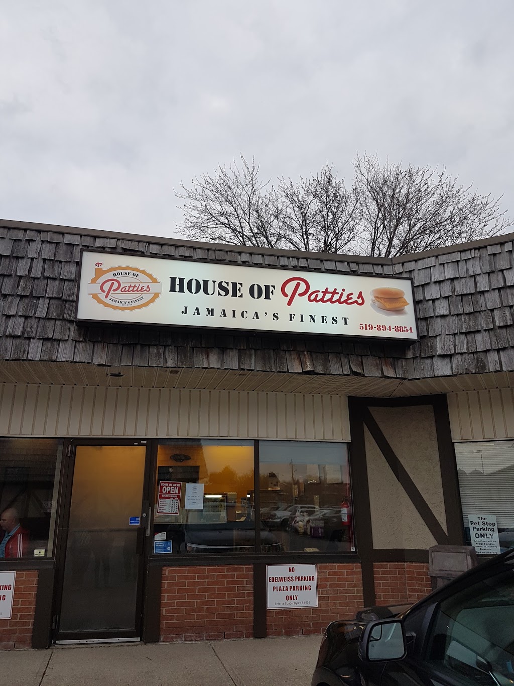 House Of Patties | 600 Doon Village Rd, Kitchener, ON N2P 1G6, Canada | Phone: (519) 894-8854