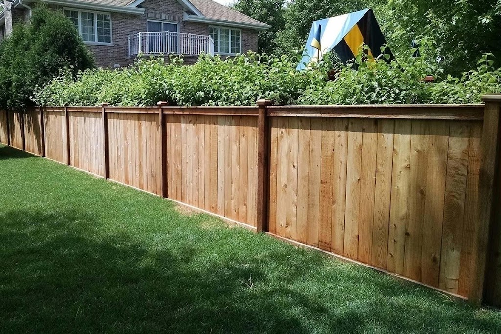 Quick Fence Repair | 2475 Loreland Ave, Mississauga, ON L4X 2A6, Canada | Phone: (416) 900-7998