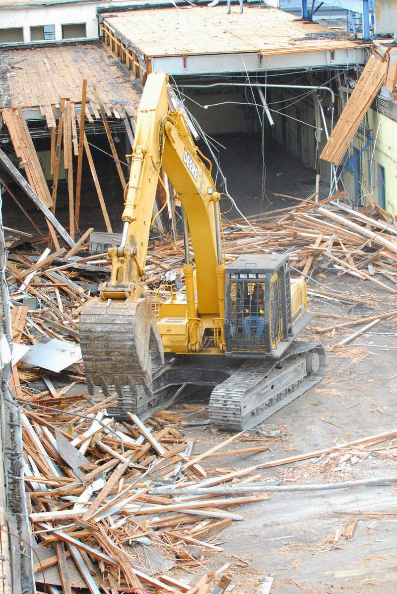 HL Demolition & Waste Management Ltd | 4481 Markham St, Victoria, BC V8Z 5N3, Canada | Phone: (250) 383-4444