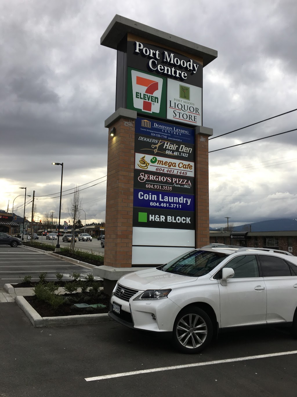 Port Moody Coin Laundry & Dry Cleaning | 2929 St Johns St #6, Port Moody, BC V3H 2C2, Canada | Phone: (604) 461-3711