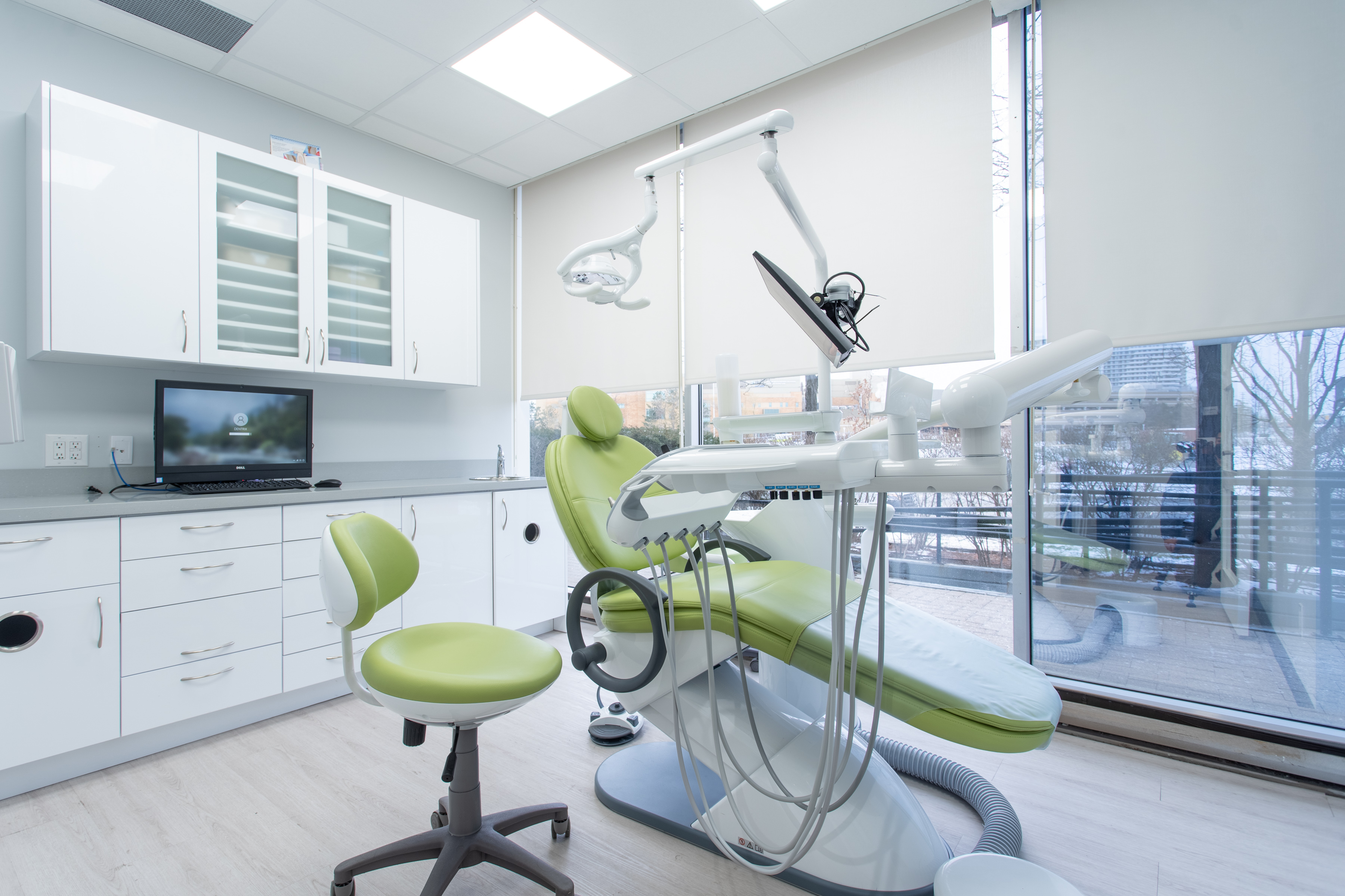 Huron Dental Centre | 2000 Credit Valley Rd #102, Mississauga, ON L5M 4N4, Canada | Phone: (855) 393-0900