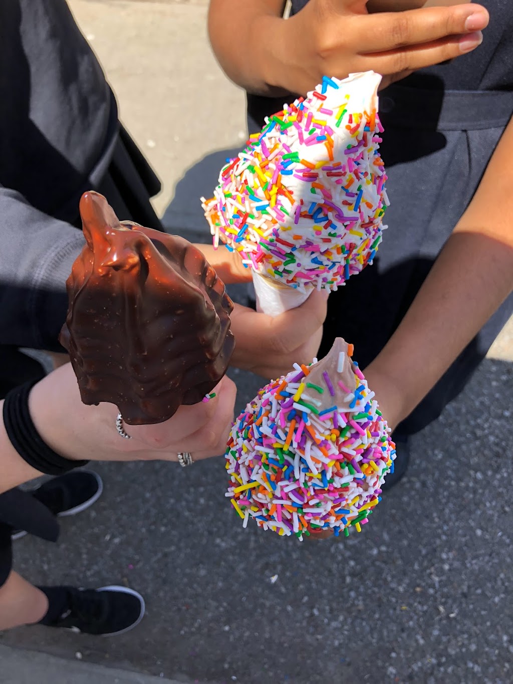 Toronto Softee / Ice Cream Truck Rental | Mobile Ice Cream Truck Business Address, 283 Factor St, Vaughan, ON L4H 4A1, Canada | Phone: (416) 258-7807