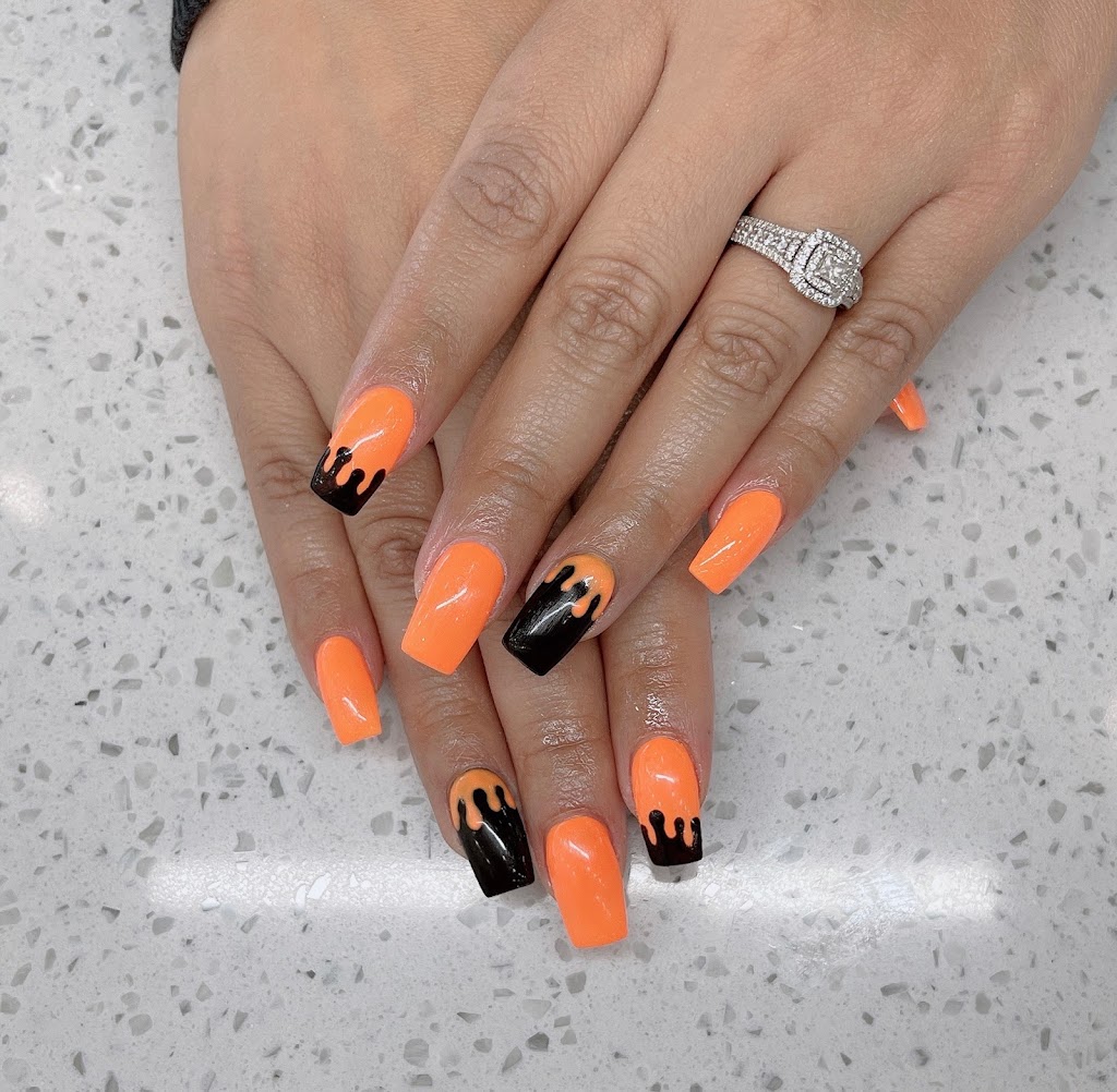 Binhs Nails South Common | 2207 98 St NW, Edmonton, AB T6N 1K7, Canada | Phone: (780) 705-8689