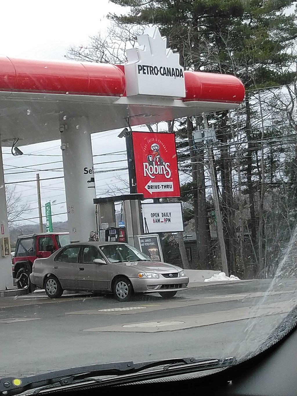 Robins Donuts | 264 North St, Bridgewater, NS B4V 2V6, Canada | Phone: (902) 530-2651