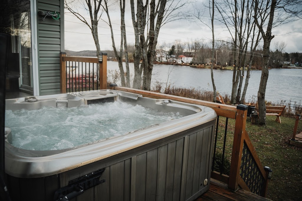 Chalet Le Panaché | 262 Bd Nolin, Saint-Rémi-de-Tingwick, QC J0A 1K0, Canada | Phone: (418) 728-8133