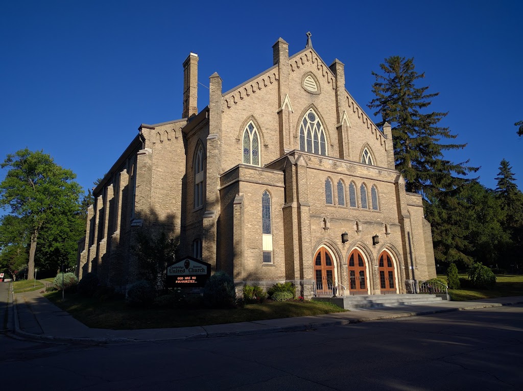 Cambridge Street United Church | 61 Cambridge St N, Lindsay, ON K9V 4C9, Canada | Phone: (705) 324-3547