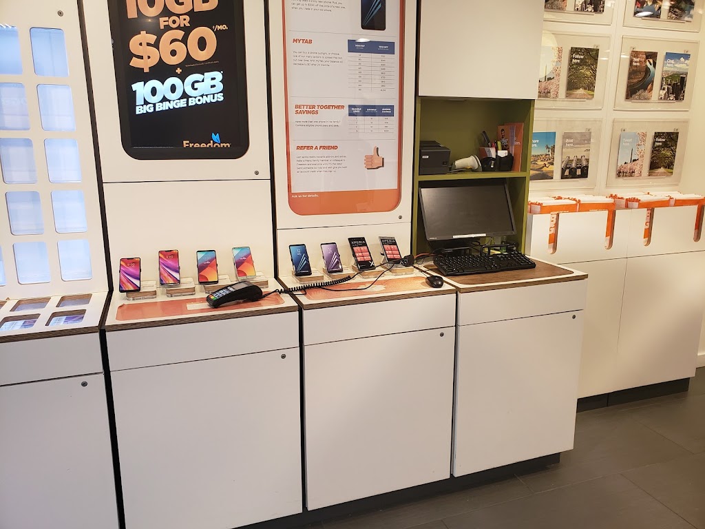 Freedom Mobile | 2228 W 4th Ave, Vancouver, BC V6K 1N9, Canada | Phone: (236) 521-8620