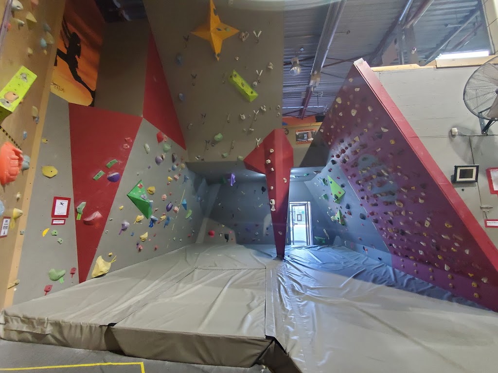 Rock Wall Climbing Gym Inc | 11455 201a St, Maple Ridge, BC V2X 0Y3, Canada | Phone: (604) 460-0808