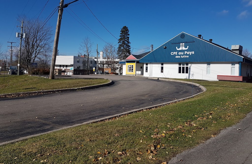 Centre de la Petite Enfance Coop au Pays des Lutins | 100 Rue Don Bosco, Chicoutimi, QC G7H 2Z7, Canada | Phone: (418) 543-5984