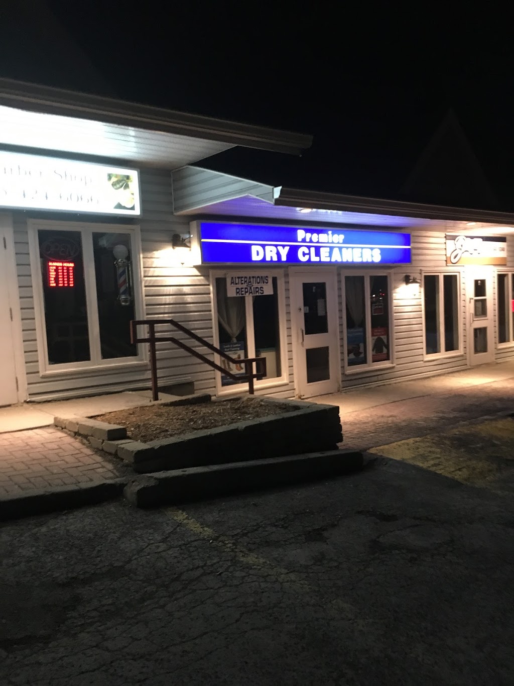 Premier Dry Cleaners | 1600 Forest Valley Dr, Orléans, ON K1C 6X7, Canada | Phone: (613) 841-0962