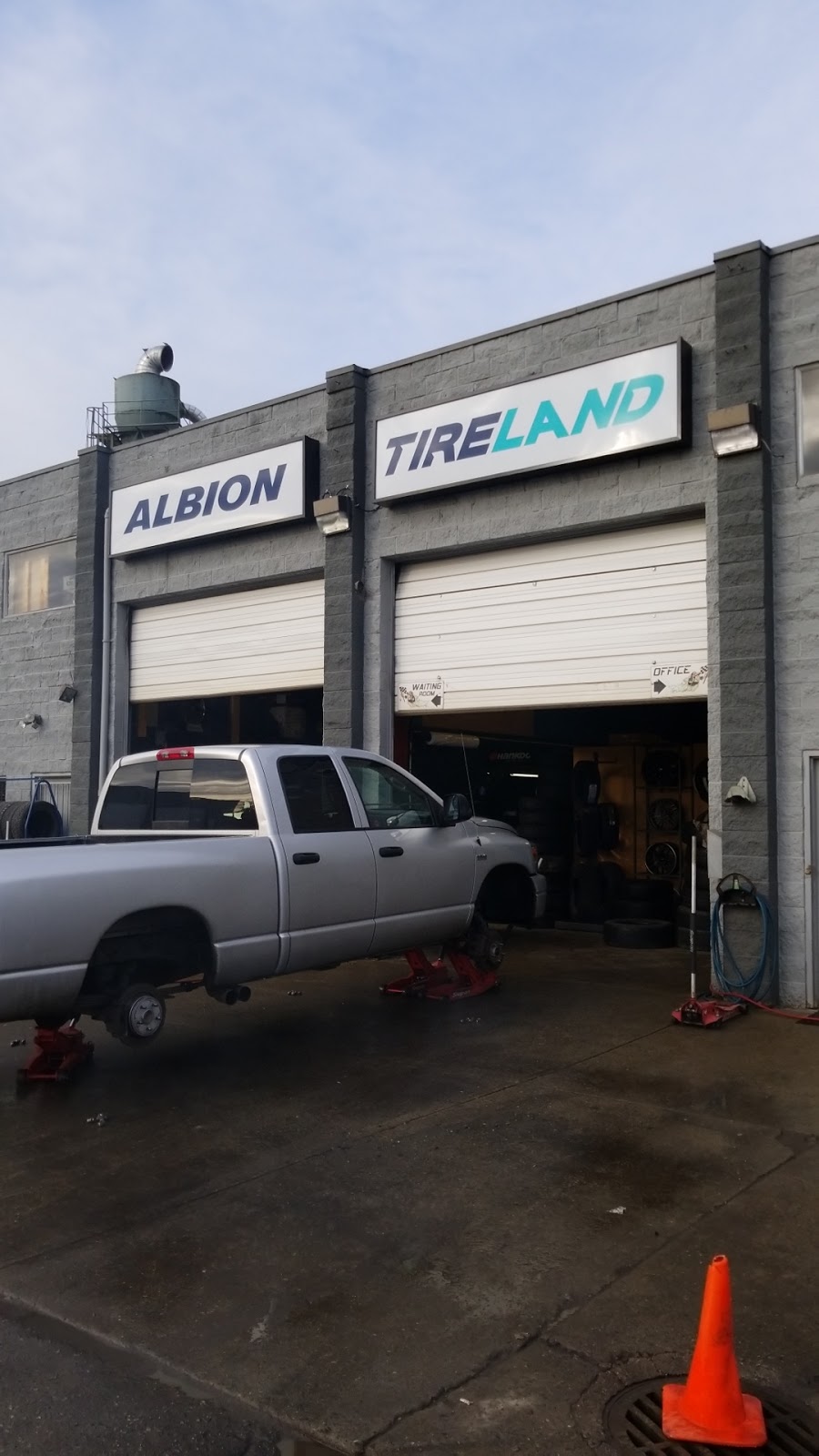 Albion Tire Ltd | TIRELAND – MAPLE RIDGE, 23382 River Rd #5, Maple Ridge, BC V2W 1B6, Canada | Phone: (604) 467-6722