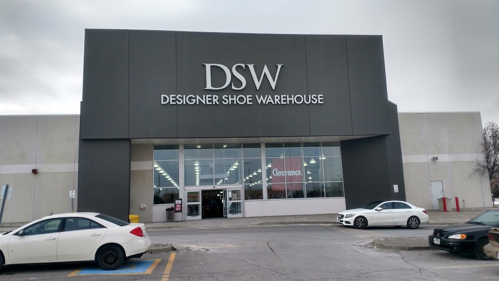 DSW Designer Shoe Warehouse | 17890 Yonge St, Newmarket, ON L3Y 8S1, Canada | Phone: (905) 952-2121