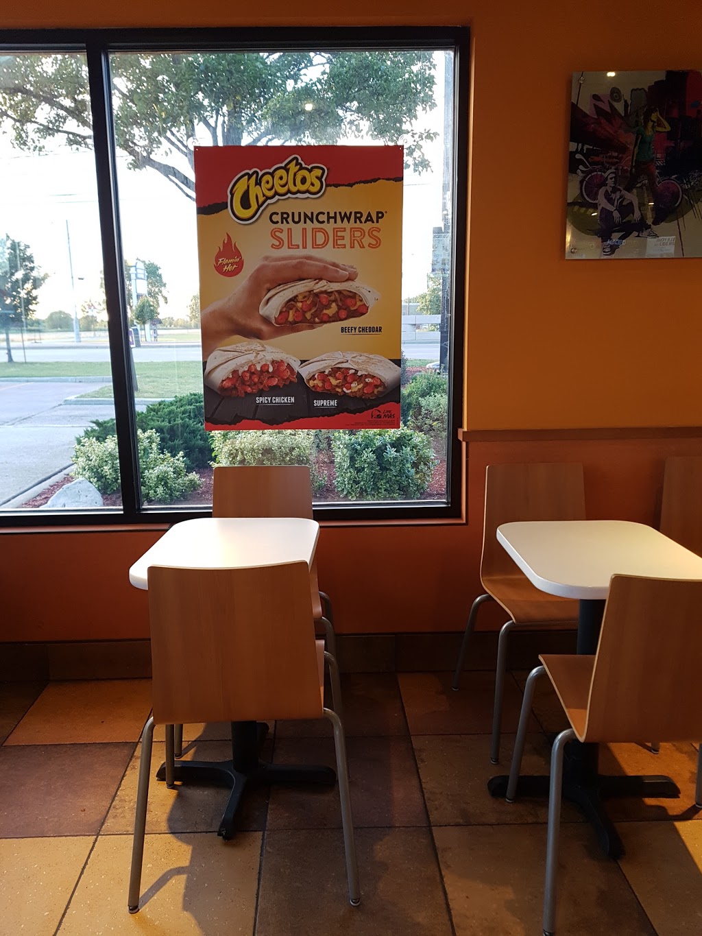 Taco Bell | 6707 Tecumseh Rd E, Windsor, ON N8T 1E7, Canada | Phone: (519) 948-3425