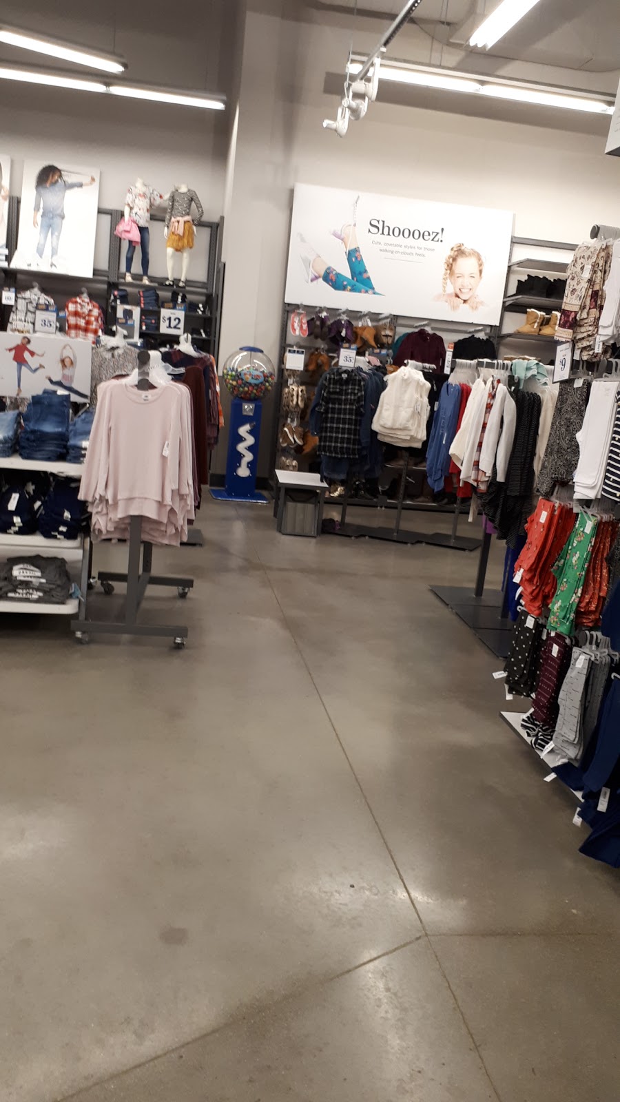 Old Navy Outlet | 300 Taylor Rd SUITE 109, Niagara-on-the-Lake, ON L0S 1J0, Canada | Phone: (905) 704-0665