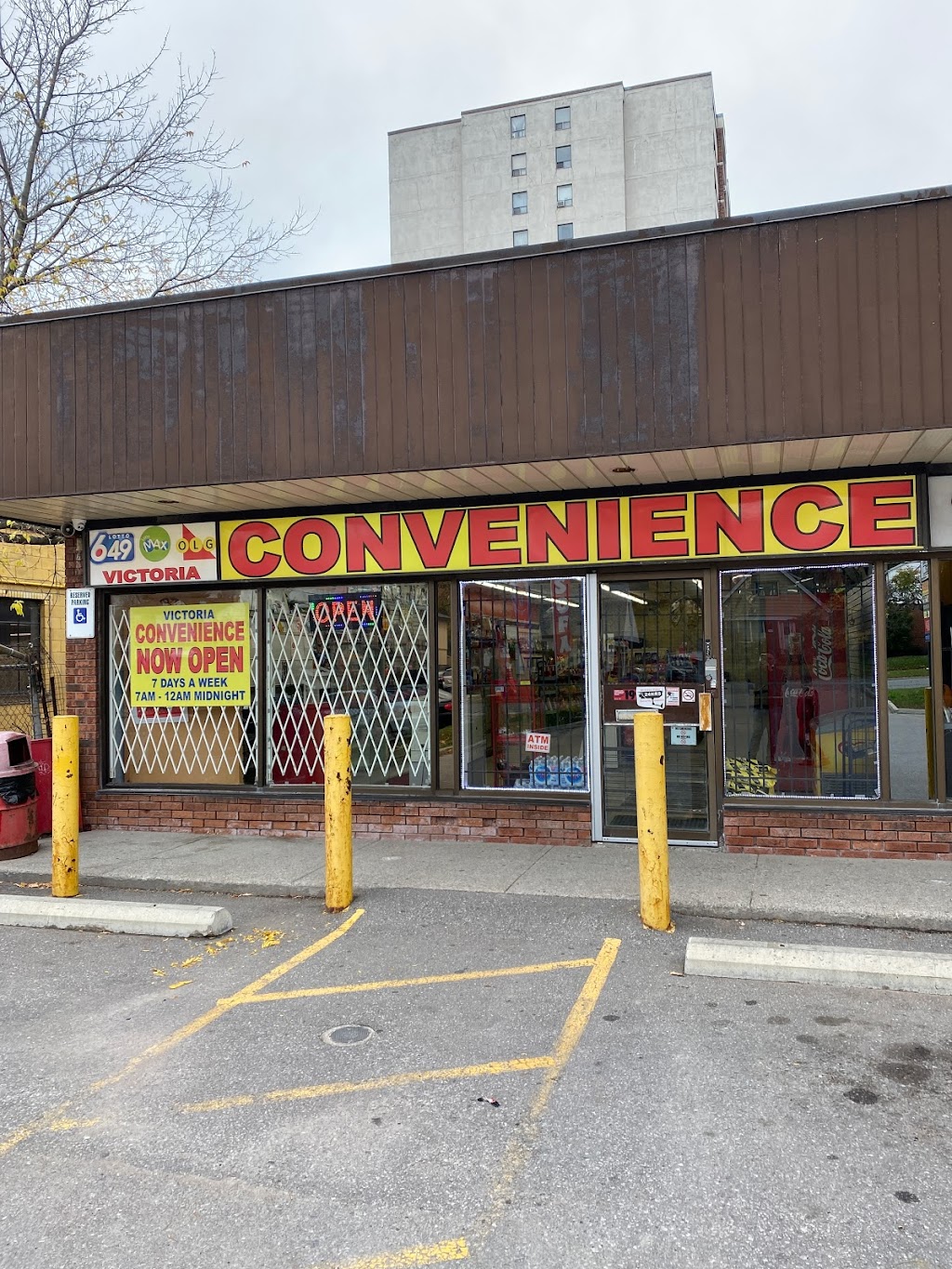 Victoria convenience | 1410 Victoria Park Ave, Toronto, ON M4A 2L8, Canada | Phone: (416) 901-4141