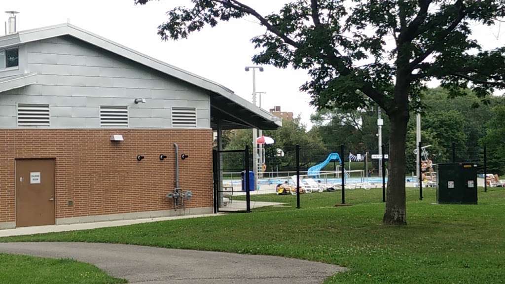 Applewood Outdoor Pool | 3119 Constitution Blvd, Mississauga, ON L4Y 2Z1, Canada | Phone: (905) 615-4019