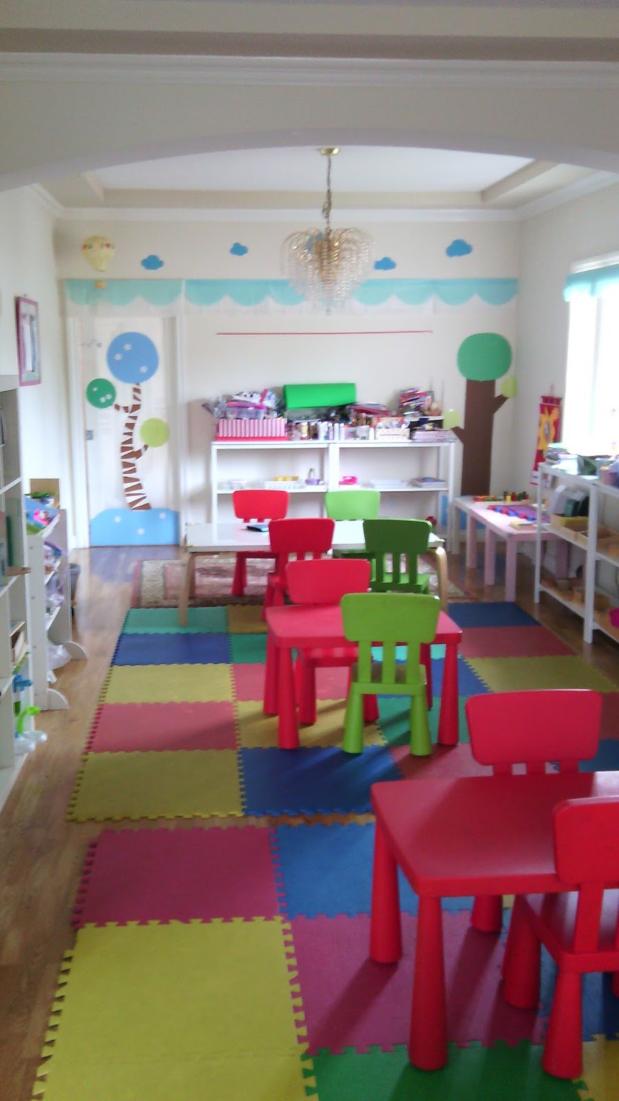 British Hills Montessori Daycare(몬테소리 어린이집) | 361 17th St W, North Vancouver, BC V7M 1V9, Canada | Phone: (604) 986-8888