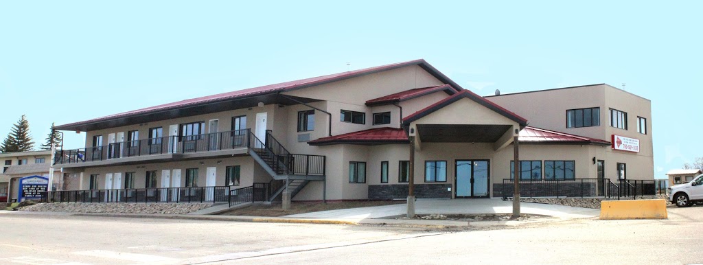 Alberta Beach Inn And Suites | 4939 50 Ave, Alberta Beach, AB T0E 0A0, Canada | Phone: (587) 763-0351