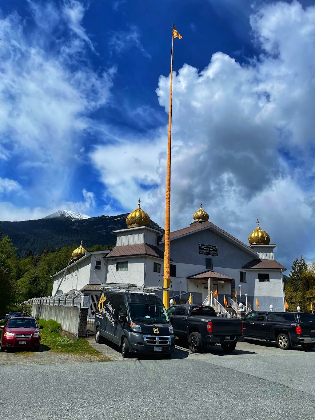 Gurdwara Baba Nanak Sahib | 37947 5 Ave, Squamish, BC V8B, Canada | Phone: (604) 892-5016