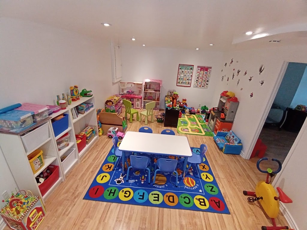 Nursery Workplace Domestic Les Petites Perles De Léa | 2624 Rue Justine-Poirier, Vaudreuil-Dorion, QC J7V 8Y9, Canada | Phone: (514) 515-9589