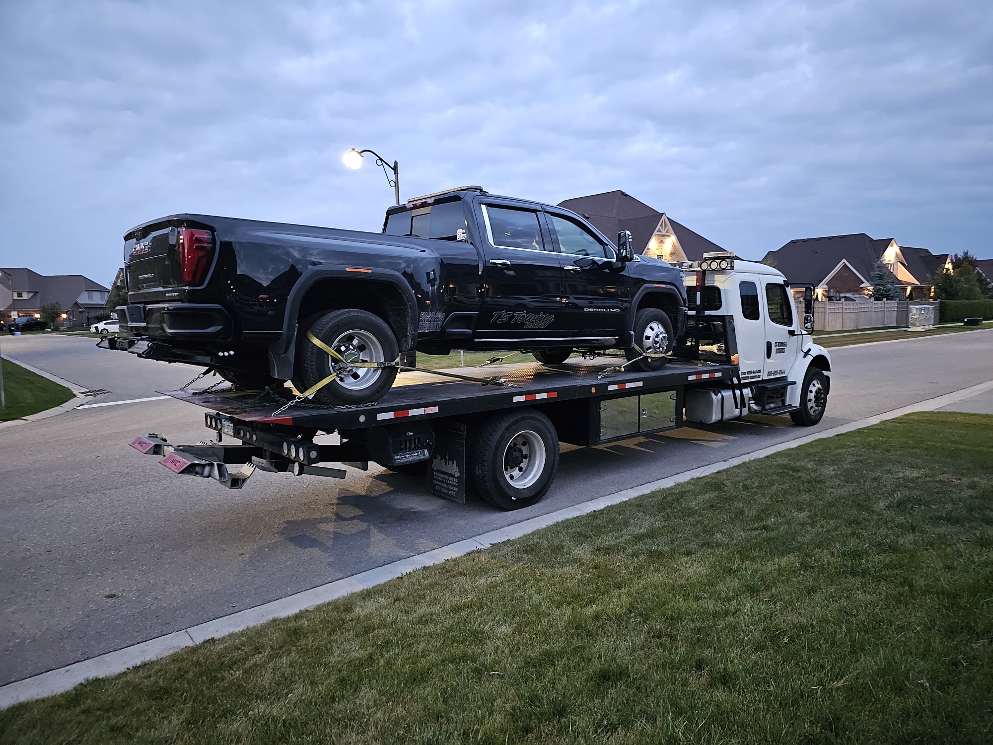 New-Age Towing | 26 French Dr, Orangeville, ON L9W 2Z2, Canada | Phone: (519) 261-0144