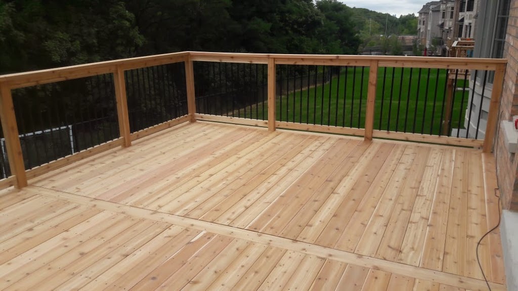 Royal Deck Builder Vaughan | 69 Starling Blvd, Woodbridge, ON L4H 2H2, Canada | Phone: (647) 478-3495