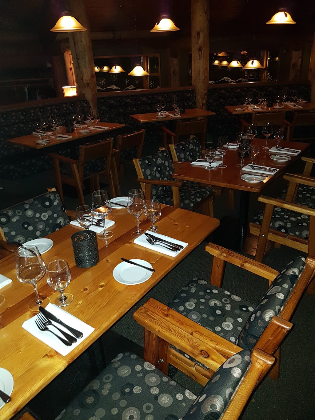 Kalvas the Log House | 180 Moilliet St, Parksville, BC V9P 2J9, Canada | Phone: (250) 248-6933