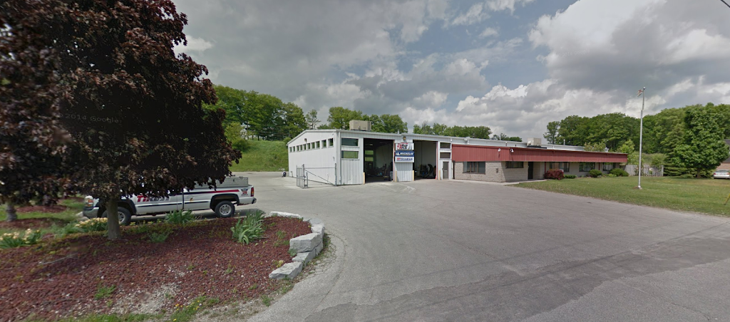 MacMillan Tire | 150 Shoemaker St, Kitchener, ON N2E 3L8, Canada | Phone: (519) 748-1130