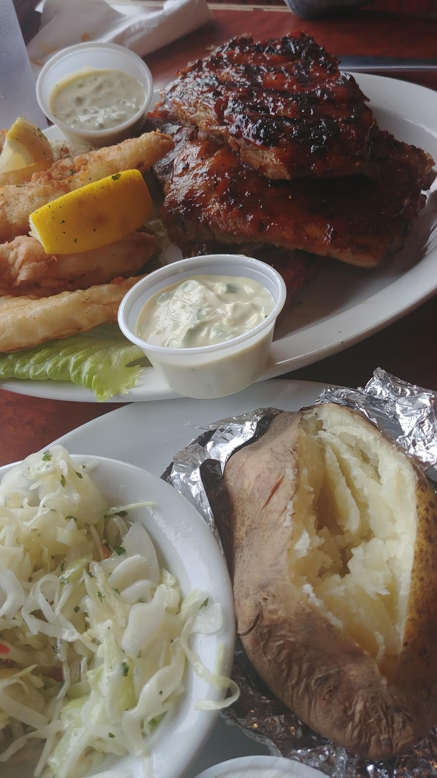 Rays Ribhouse | 17 Robson Rd, Leamington, ON N8H 2M8, Canada | Phone: (519) 322-5940