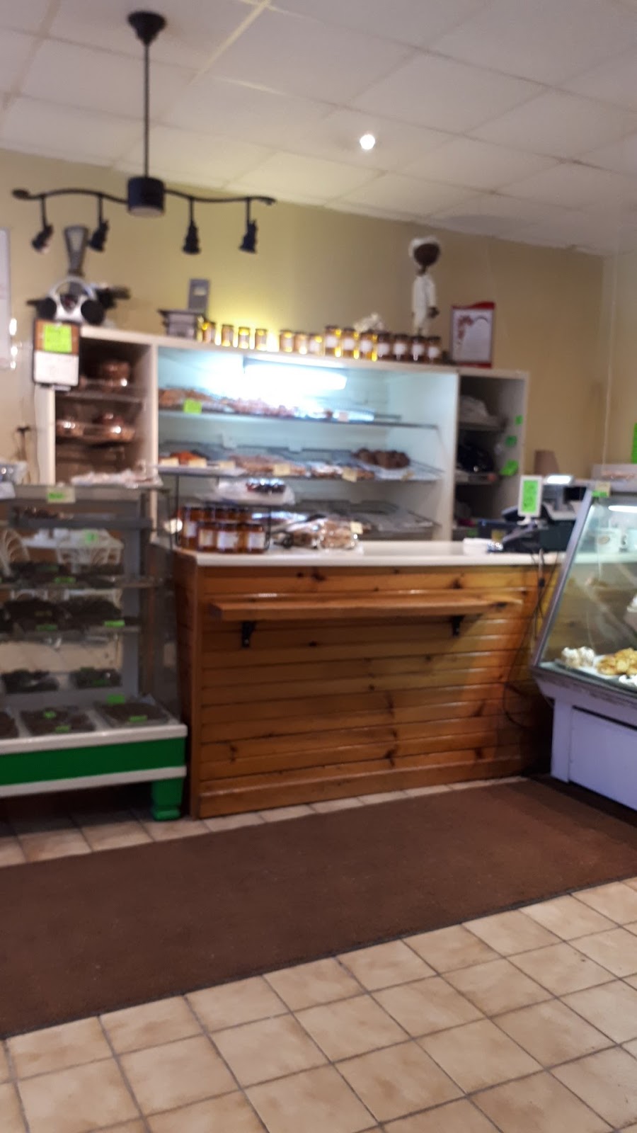 Pinnells Pastries | 40 Main St E, Ridgetown, ON N0P 2C0, Canada | Phone: (519) 674-2116