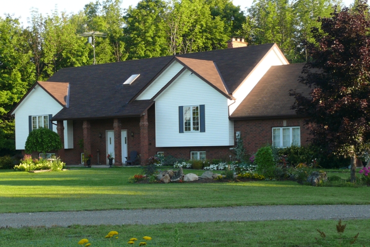 Milton Meadow B&B | 12105 Fourth Line Nassagaweya, Campbellville, ON L0P 1B0, Canada