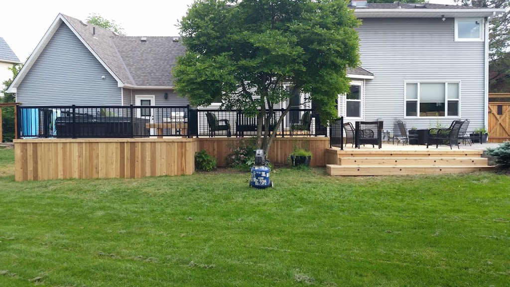 CL CUSTOMIZED DECKS & FENCES | 22 Parkside Crescent, London, ON N6C 5L9, Canada | Phone: (519) 476-3356