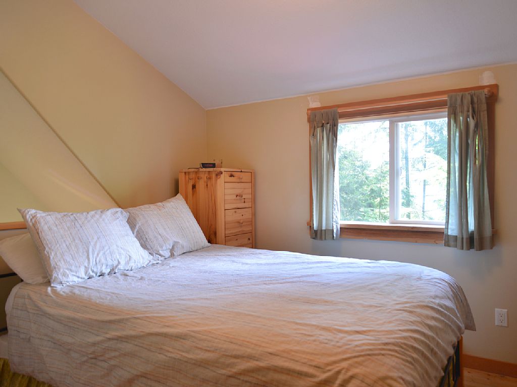 Cabins on the Coast | 7563 Sechelt Inlet Rd, Sechelt, BC V0N 3A4, Canada | Phone: (604) 619-6478