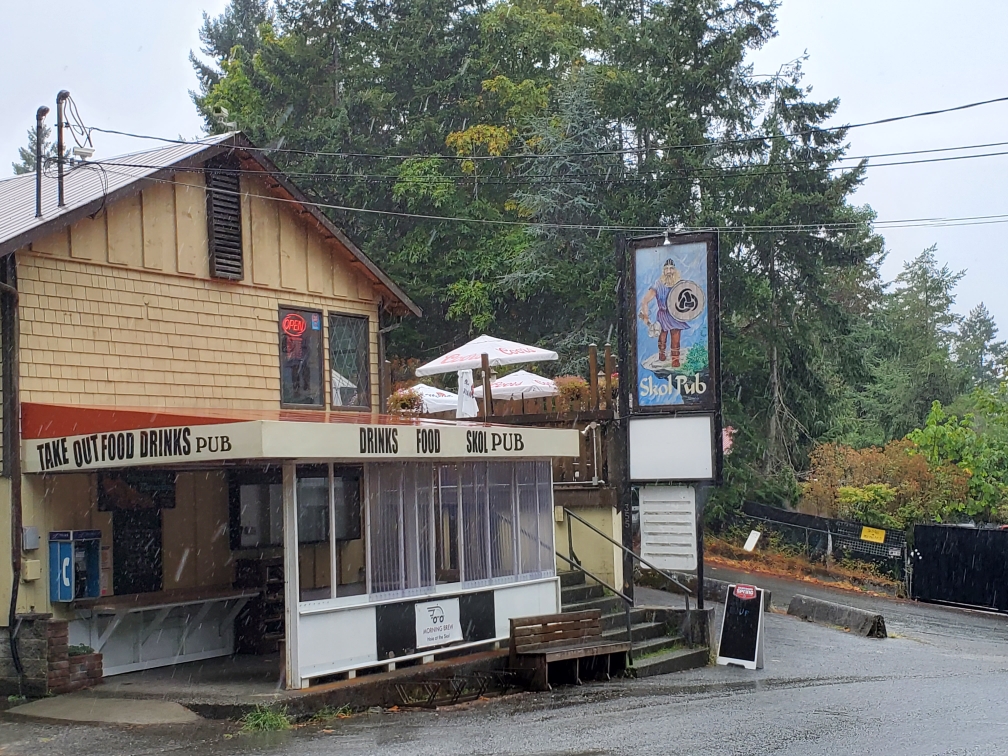 Skol Pub | 355 N Rd, Gabriola, BC V0R 1X1, Canada | Phone: (250) 247-9988