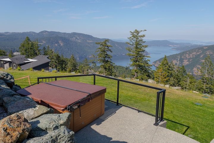 Above It All Guesthouse | 4120 Ridgeline Dr, Shawnigan Lake, BC V0R 2W3, Canada | Phone: (250) 419-4055