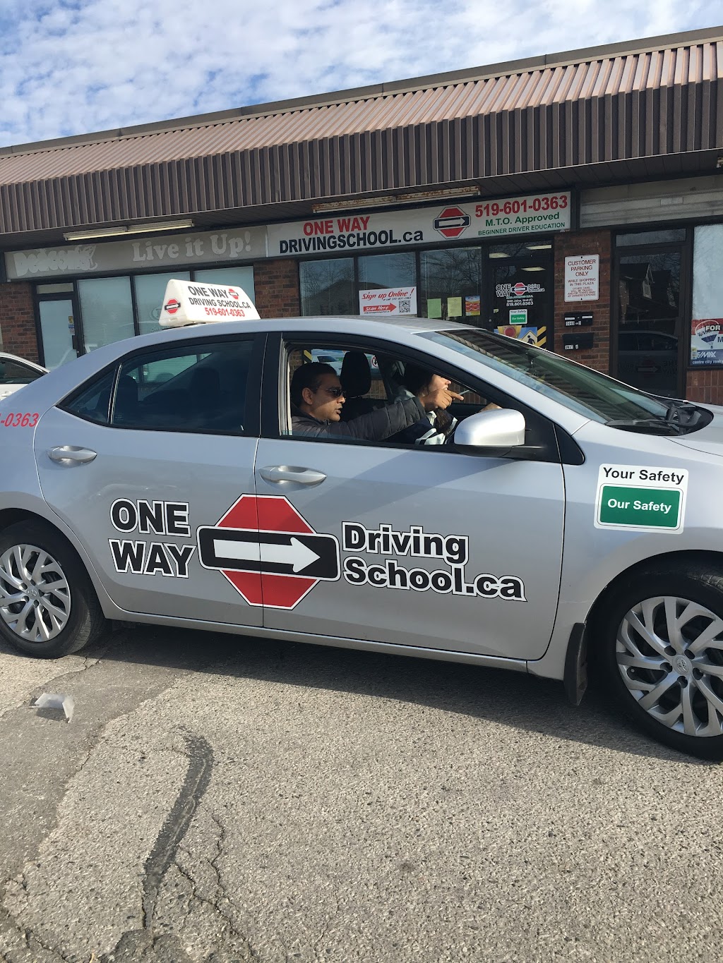 One Way Driving School | 1440 Jalna Blvd, London, ON N6E 3P2, Canada | Phone: (519) 601-0363