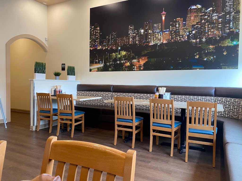 Pho Hoan Pasteur ( Township ) | 20 Longview Common SE #540, Calgary, AB T2X 4S8, Canada | Phone: (403) 500-0399