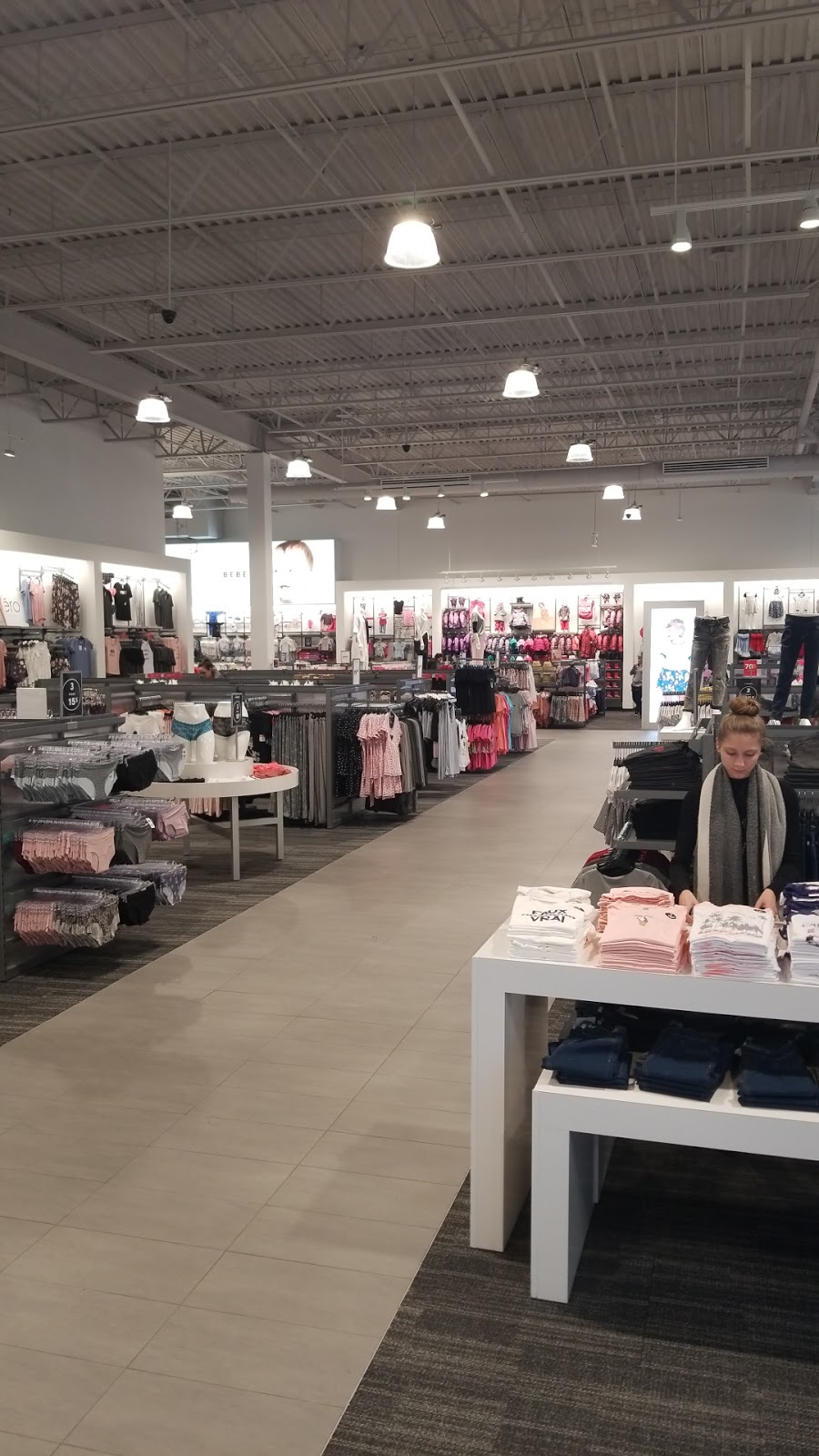 Aubainerie | 2300 Boul du Faubourg, Boisbriand, QC J7H 1S3, Canada | Phone: (450) 435-0216