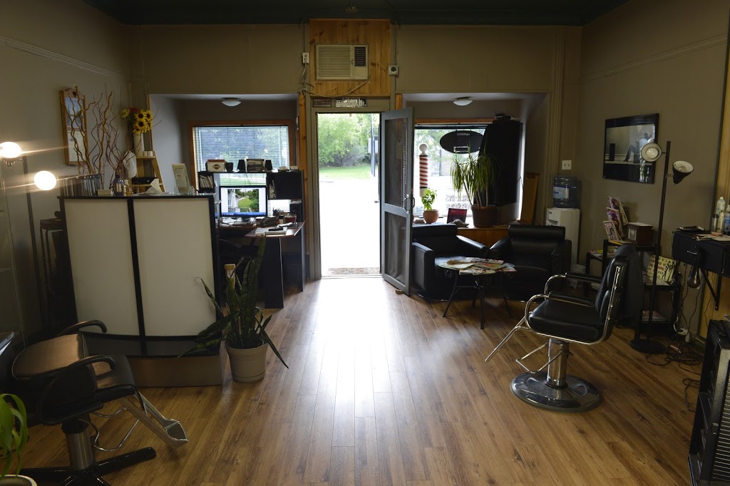 The Dressing Room Hair Studio | 17 Bridge St, Almonte, ON K0A 1A0, Canada | Phone: (613) 256-9800