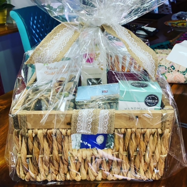 KD Gift Baskets | 11 Dove Ct, Hamilton, ON L9A 5C1, Canada | Phone: (647) 545-2373