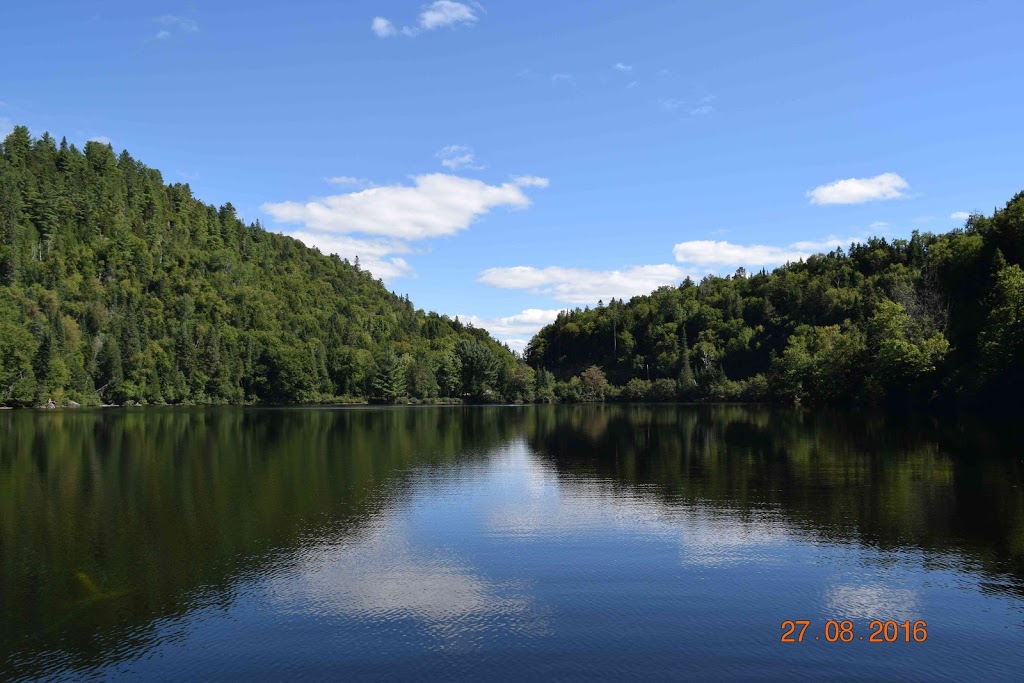 Chalet du Lac à la Puce | 73 Chemin du Lac du Missionnaire, Trois-Rives, QC G0X 2E0, Canada | Phone: (819) 539-2556